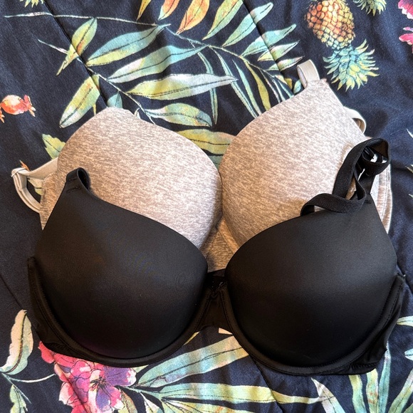 PINK Victoria's Secret Black and Gray Bra BUNDLE 🤩 - Picture 1 of 4